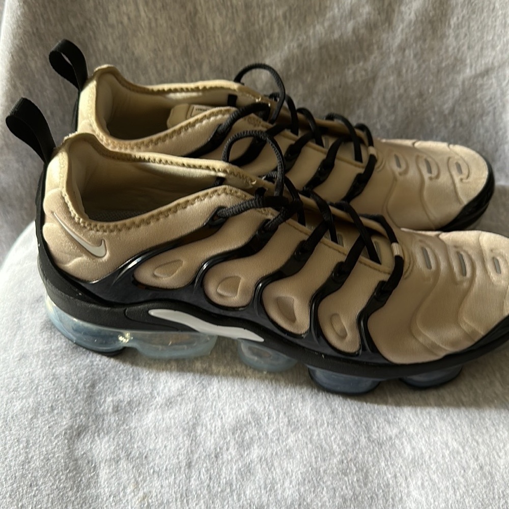 💯 NIKE AIR VAPORMAX  PLUS RUNNING SHOES